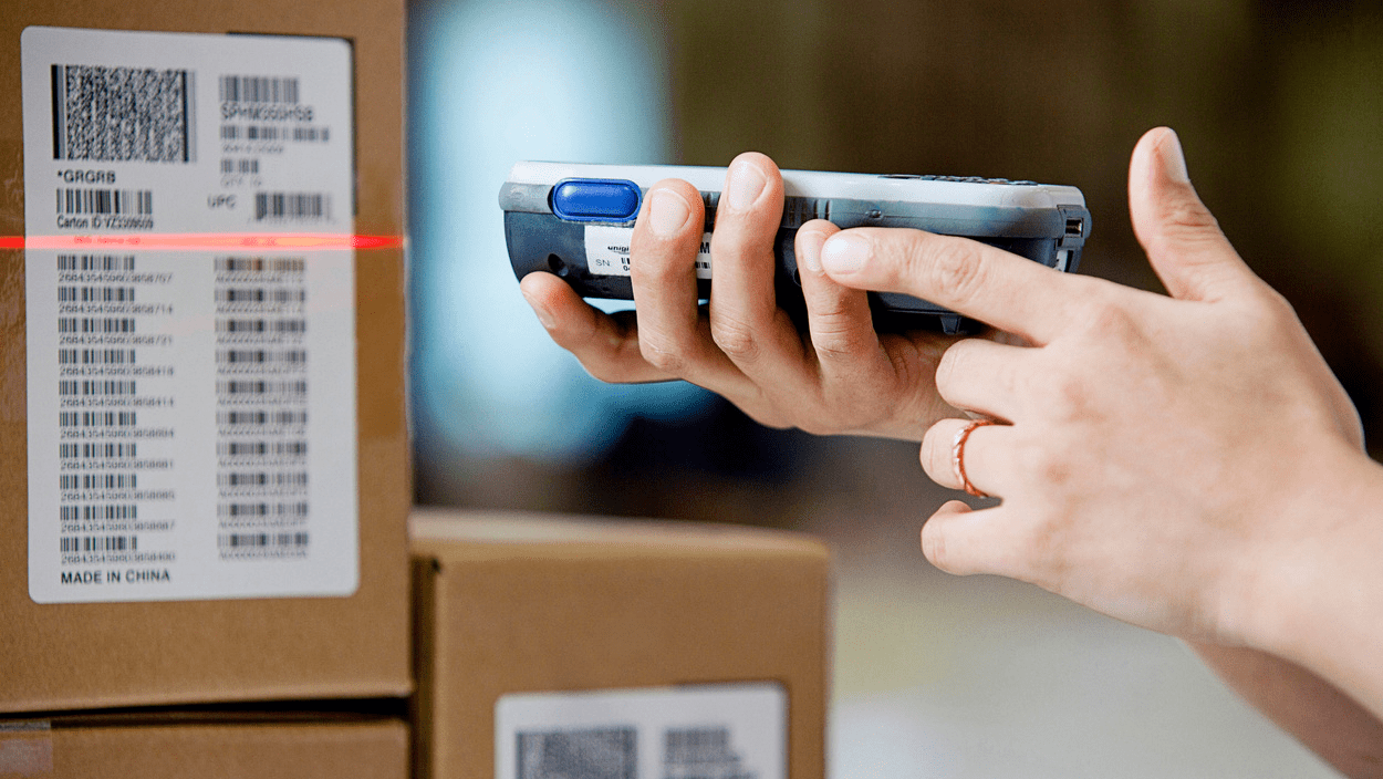 Person scanner etikett på eske